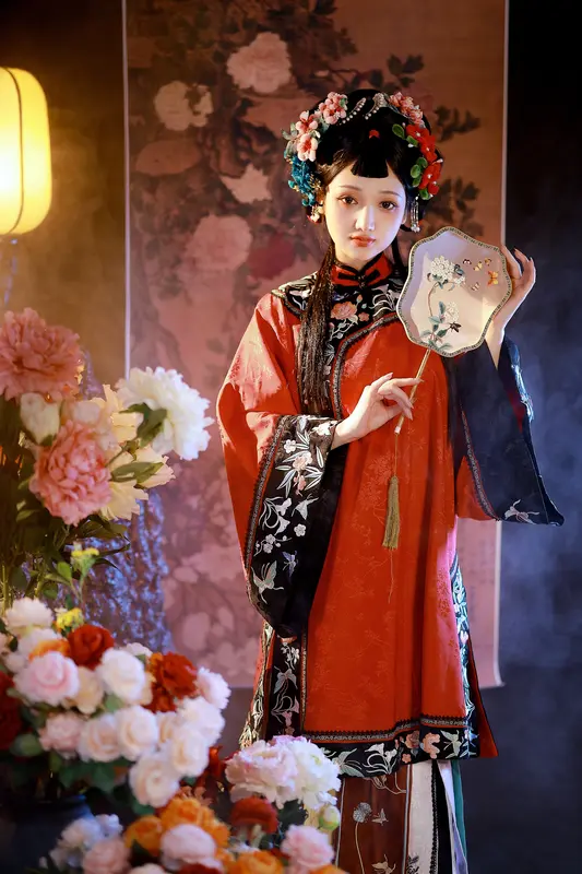 [YITUYU艺图语]2025.02.26 插画风清汉女 猫猫猫阿姨呀 - 艺图语